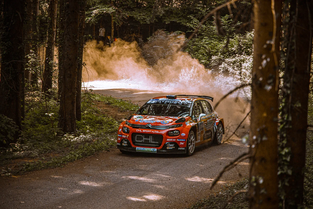 Poussière Cinétique